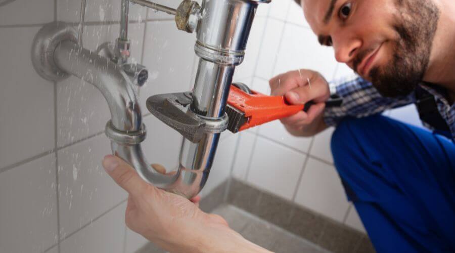 Toilet maintenance in Maunabo, PR